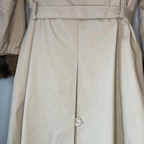 WEATHERBEE | VINTAGE GENUINE FUR-LINED LONG BEIGE TRENCH COAT - Picture 6 of 11